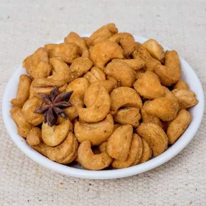 Masala Kaju Mathri